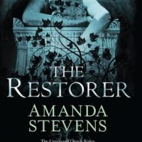 Review: The Restorer by Amanda Stevens (Graveyard Queen #1)